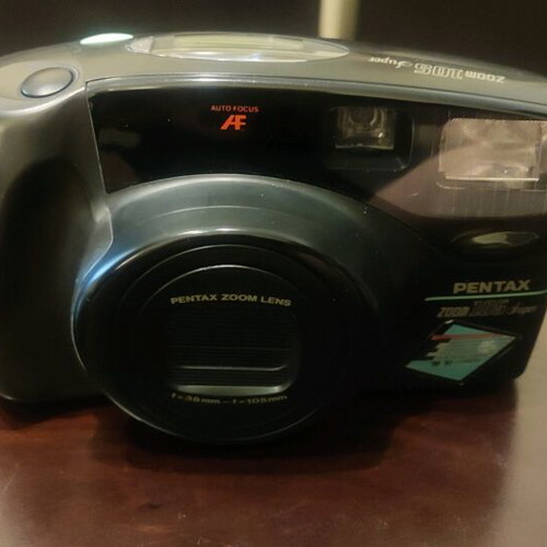 Pentax 105 Super Zoom analog camera vintage like new