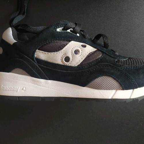 Saucony Shadow 6000 sneakers new, size 40.5, black and silver