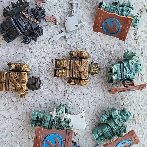 Meganblock knights figures used