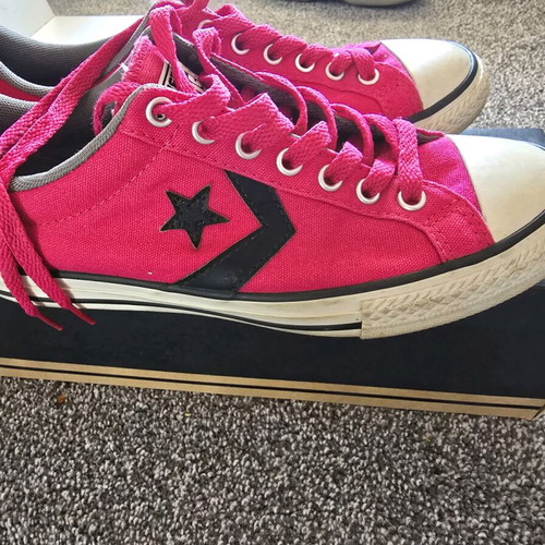 Converse sneakers size 37 like new, fuchsia with black
