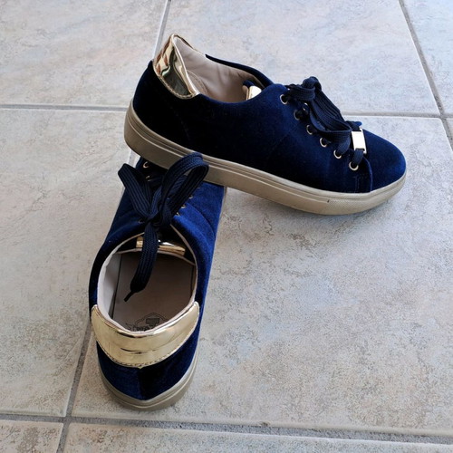 Sneakers used, size 37, blue with velvet texture and gold details