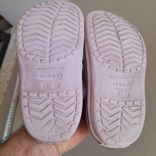 Crocs kids shoes lilac with Minnie and Mickey used, size J1 (EU 32-33)