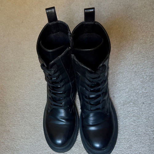 Laura Biagiotti black boots like new, size 37
