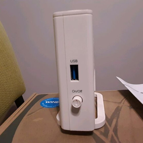ZTE modem like new with box, cables and manual