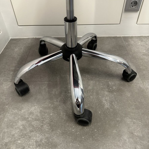 Student Children's Office Chair like new, adjustable backrest