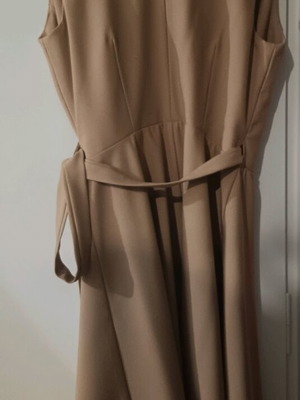 Enzzo dress camel like new with belt and chest button