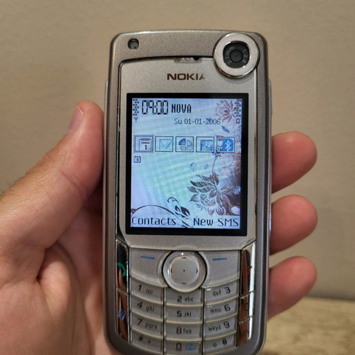 Nokia 6680 without back cover in very good condition with battery