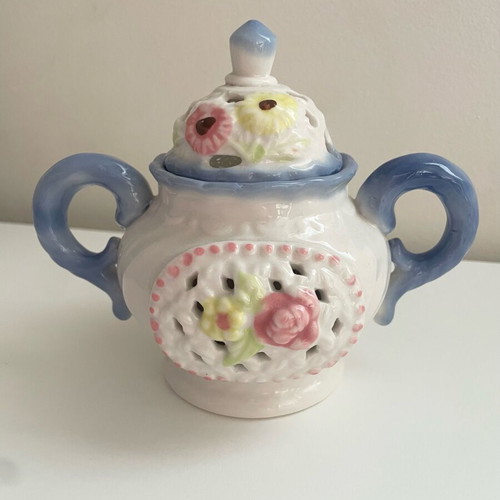 Porcelain decorative sugar bowl with lid like new