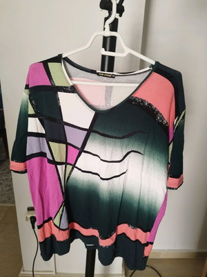 Women's blouse lightly worn, size XL