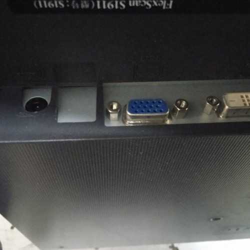 Computer monitor 17 inch used, functional, with free keyboard