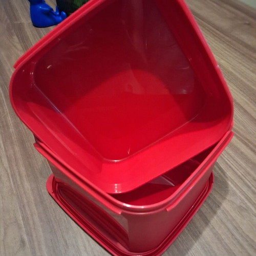 Compact containers 1.2L & 2.6L new, red, stackable food storage