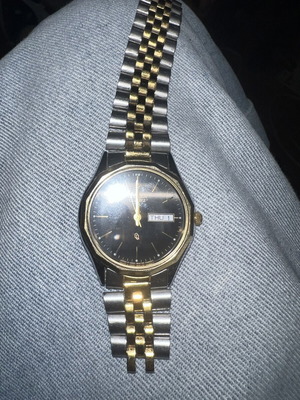 Citizen watch used, battery powered, bracelet needs replacement