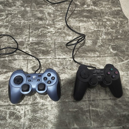 Pc controllers like new, set of two, fully functional