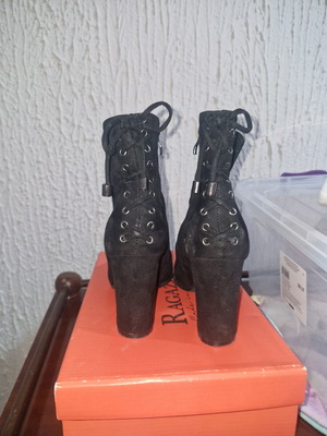 Black suede ankle boots like new, size 37