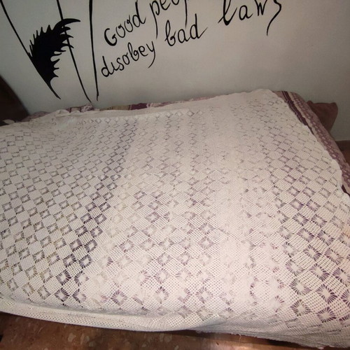 Vintage handmade crochet bedspread blanket refurbished, 190x150cm, off-white