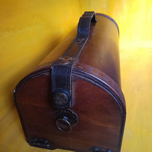 Wooden box used with handle