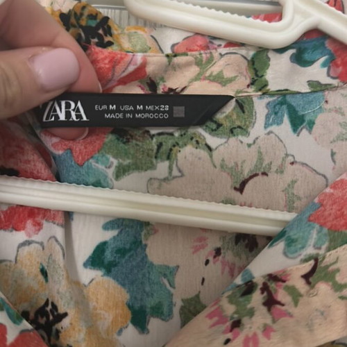 Zara floral medium cropped shirt like new