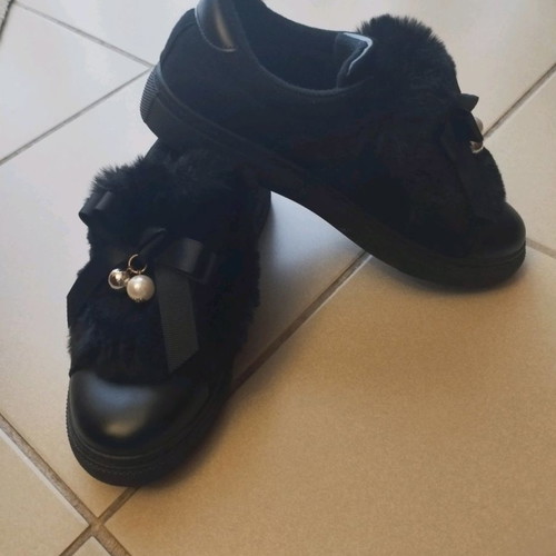 Sneakers used, size 38, black with unique design