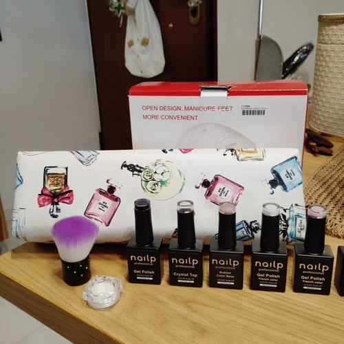 Nail Care Set for Semi-Permanent Polish new, 11 Colors with Lamp