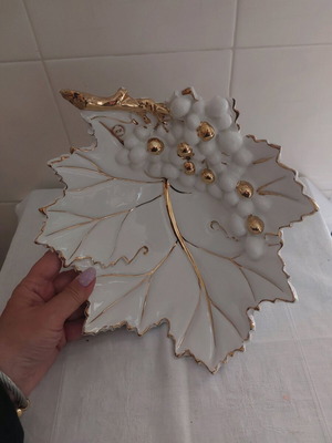 Decorative bowl handmade from Italian porcelain in grape leaf shape new