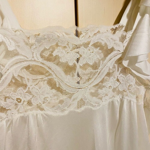 Sleep dress long satin Magic Bride white new with lace