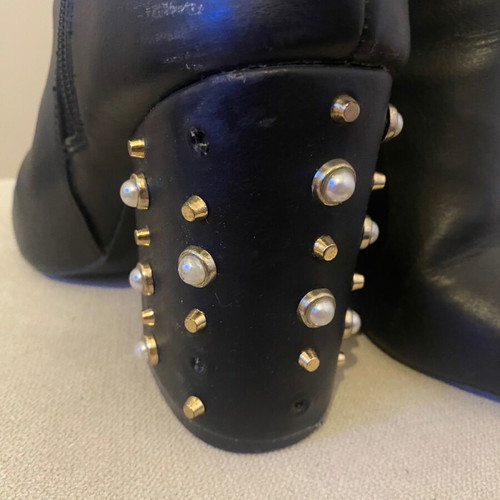 Black boots used with heel, size 38