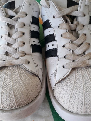 Αθλητικά παπούτσια Adidas μεταχειρισμένα, μέγεθος 40, άσπρα