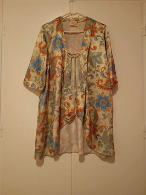Kimono robe asymmetrical satin like new, multicolored