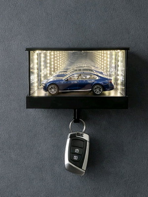 Illuminated Garage Key Holder 1:64 New with LED and Motion Sensor