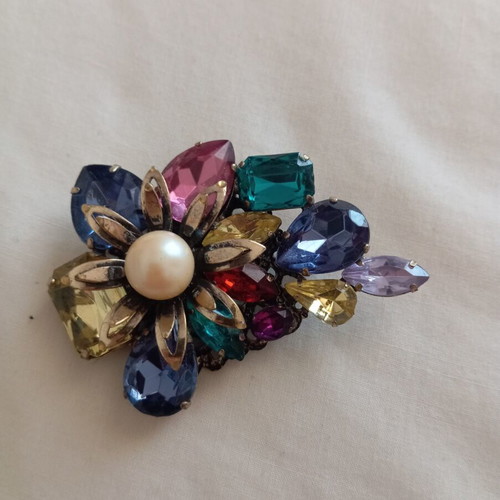 Vintage brooch 1950 with pearl replacement, like new