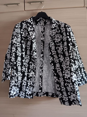 Women's thin jacket used, black and white