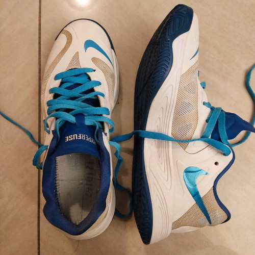 Nike Hyperfuse basketball shoes like new, size 40.5, white and blue
