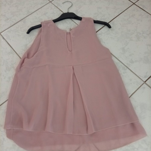 H&M t-shirt like new, pink apple color, size S