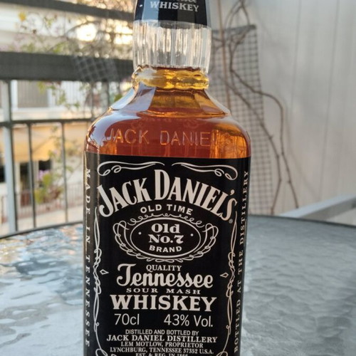 Jack Daniel’s Old No.7 700ml 43% Vol new, old bottling, sealed
