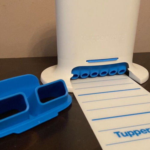 Tupperware Roll Press 630 ml like new with 4 attachments