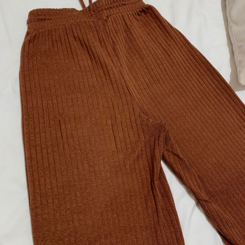 Stradivarius women's brown flare jogger pants like new, size XS