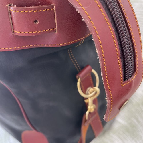 Travel bag 55 40 20 new, leather black and red