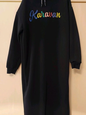 Karavan Dario Black dress with hood and multicolor logo