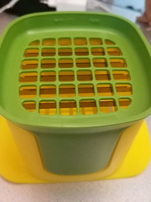 Vegetable cutter like new