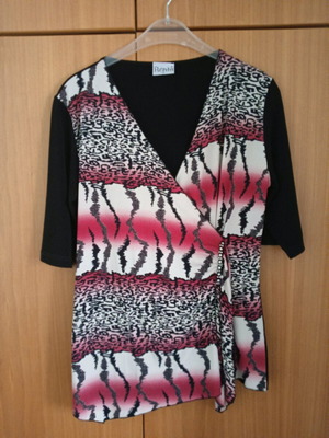Animal Print V Wrap Blouse Medium like new
