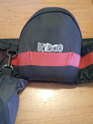 Kiddo καθισματάκι μεταφοράς μωρού σε μαύρο και κόκκινο