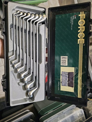 Force set of used polygon wrenches with case
