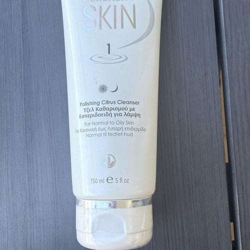 Herbalife skincare set like new with citrus gel, berry scrub, and clay mask