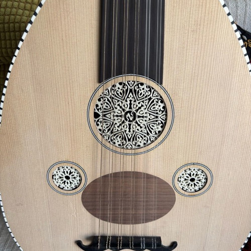 Oud like new from Istanbul with decorated rosettes