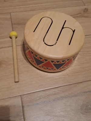 Ξύλινο ταμπούρλο μεταχειρισμένο της Plan Toys