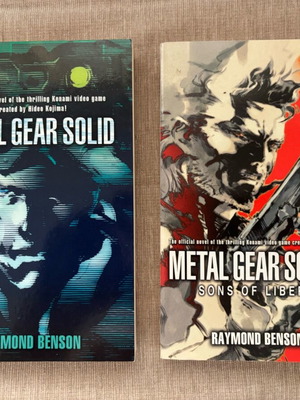 Metal Gear Solid Официални книги в отлично състояние пакет