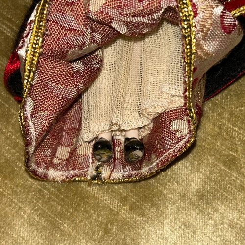 Traditional doll like new, 20cm height