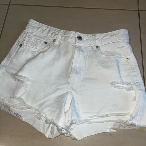 White Stradivarius shorts used, size S