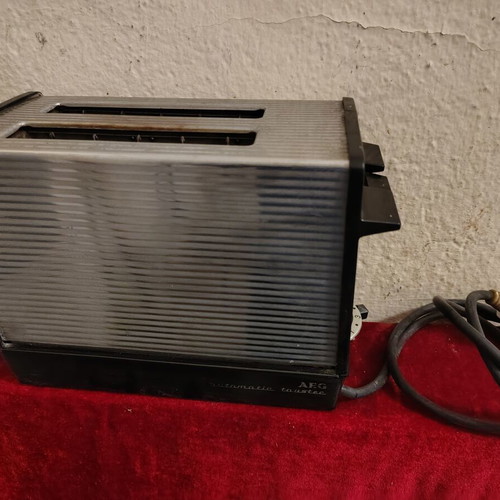 Vintage toaster used, 60s-70s decor style
