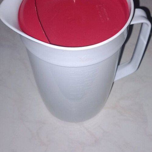 Pitcher like new with lid